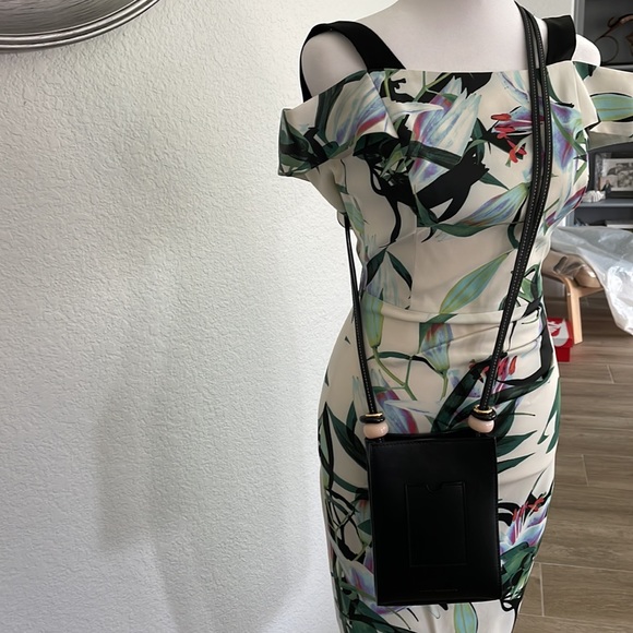 Lizzie Fortunato small crossbody leather bag - Picture 4 of 16